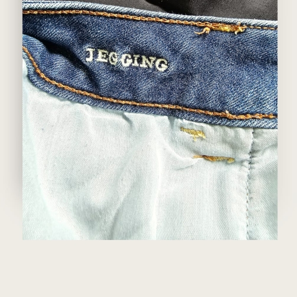 American Eagle Jeans - Picture 5 of 7